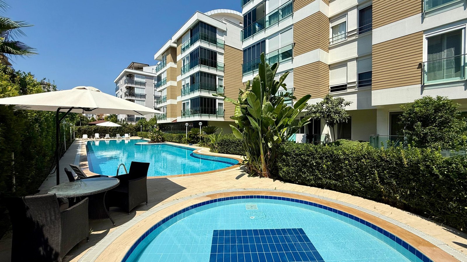 Antalya Lara Satılık Daire, 3+1 Konsept Site İçerisinde